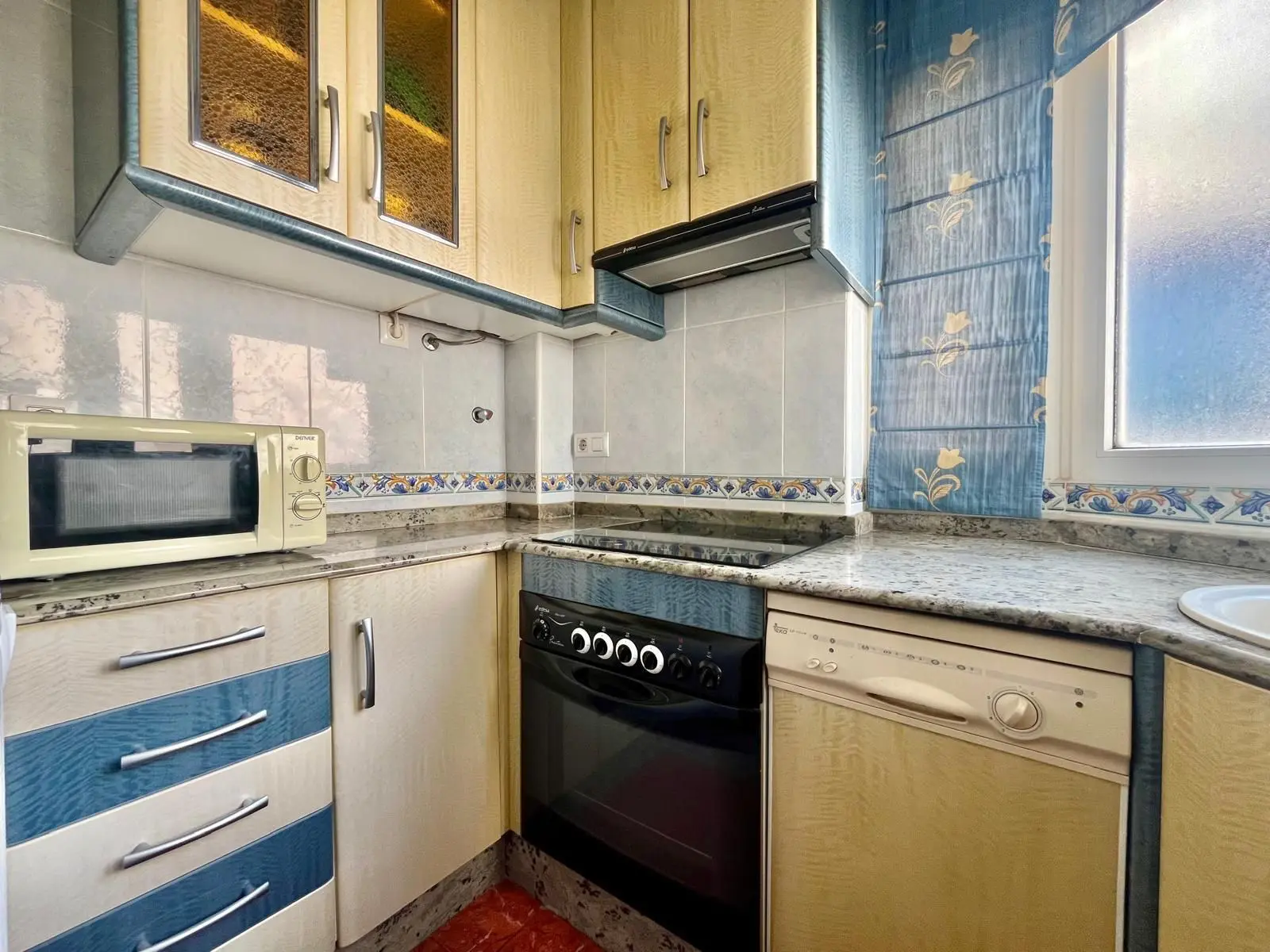 Apartment Of 97 M² In Torrevieja, Spain