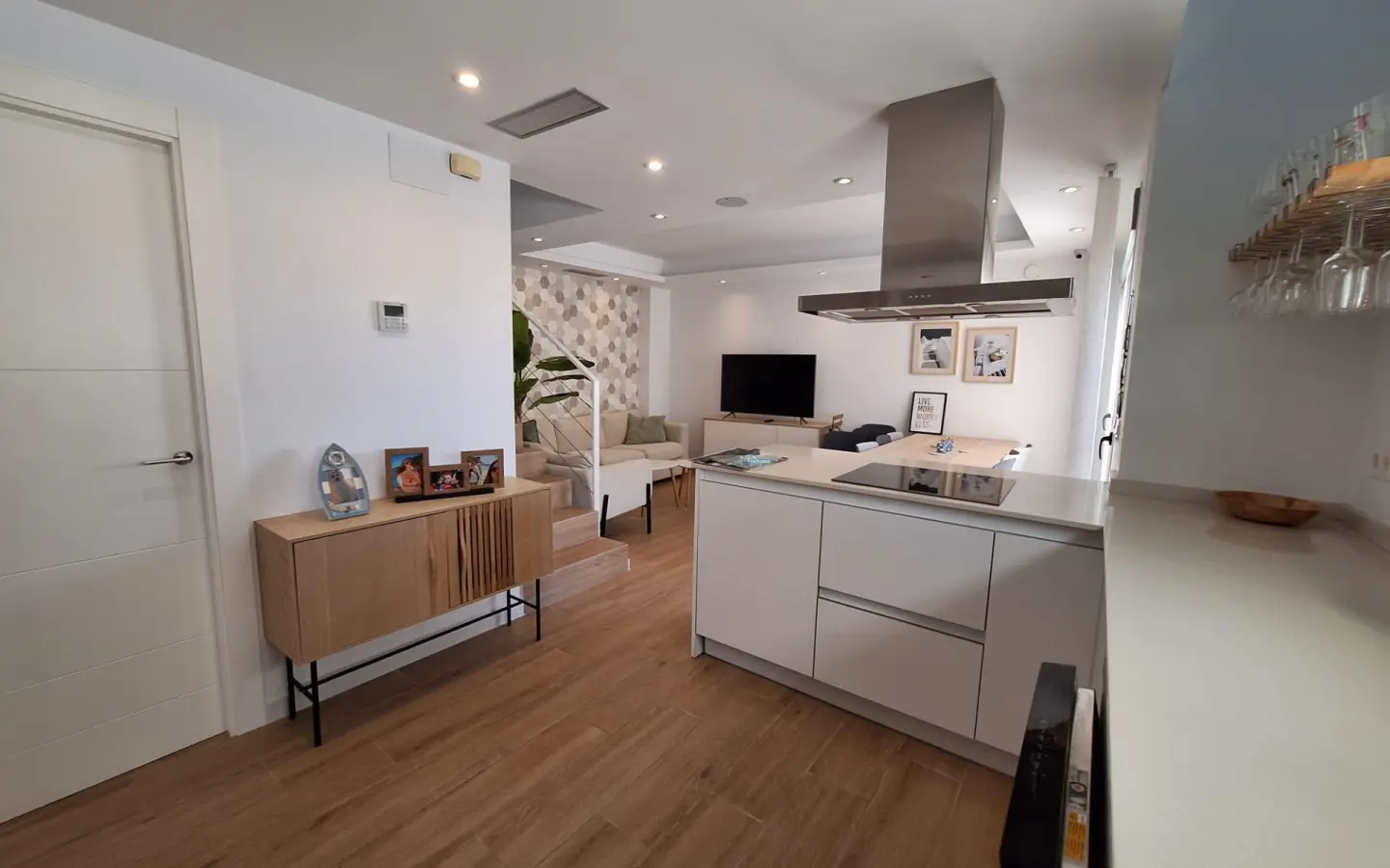 Villa Of 0 M² With Mediter Real Estate In Torrevieja, Spain