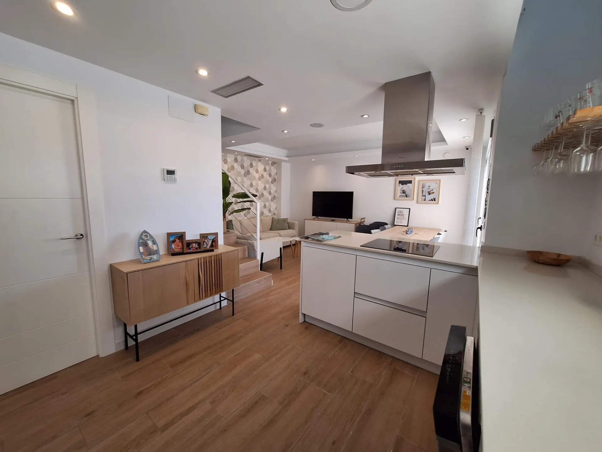 Villa Of 0 M² With Mediter Real Estate In Torrevieja, Spain
