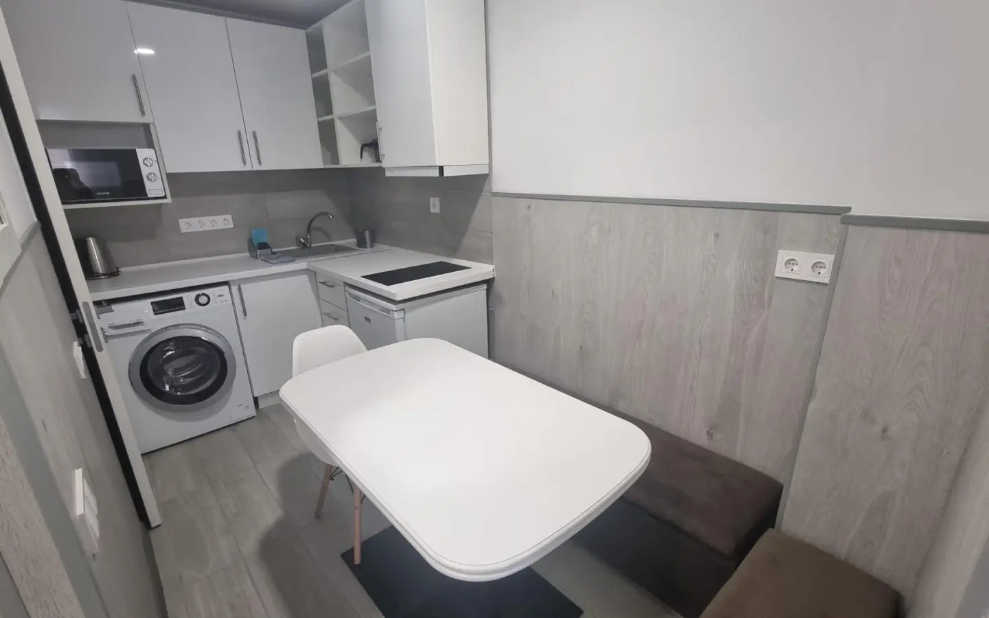 Apartment Of 105 M² In Torrevieja, Spain