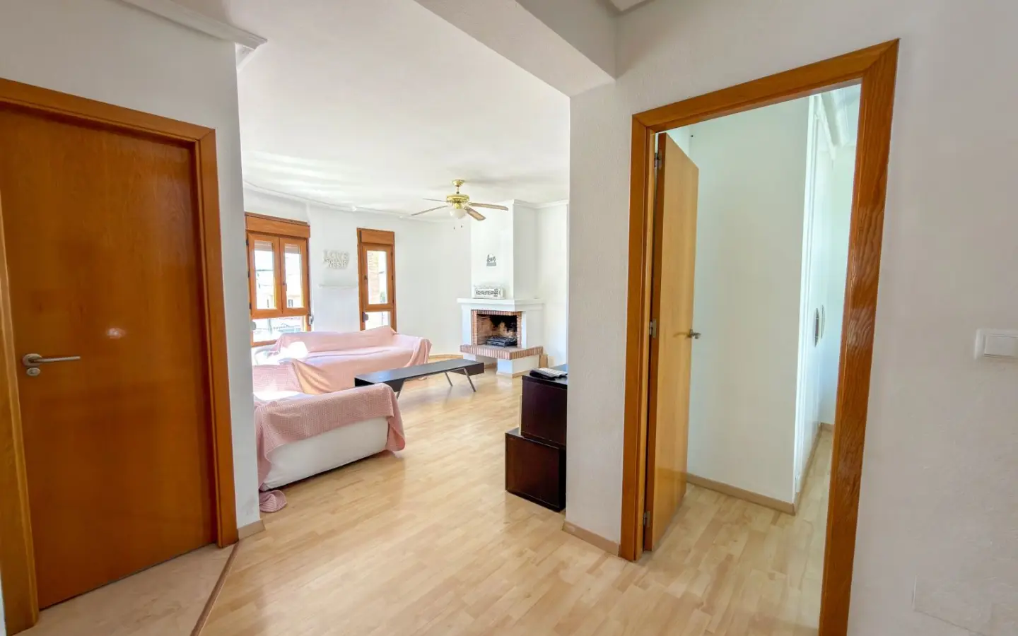Villa Of 141 M² With Features In Algorfa, Spain