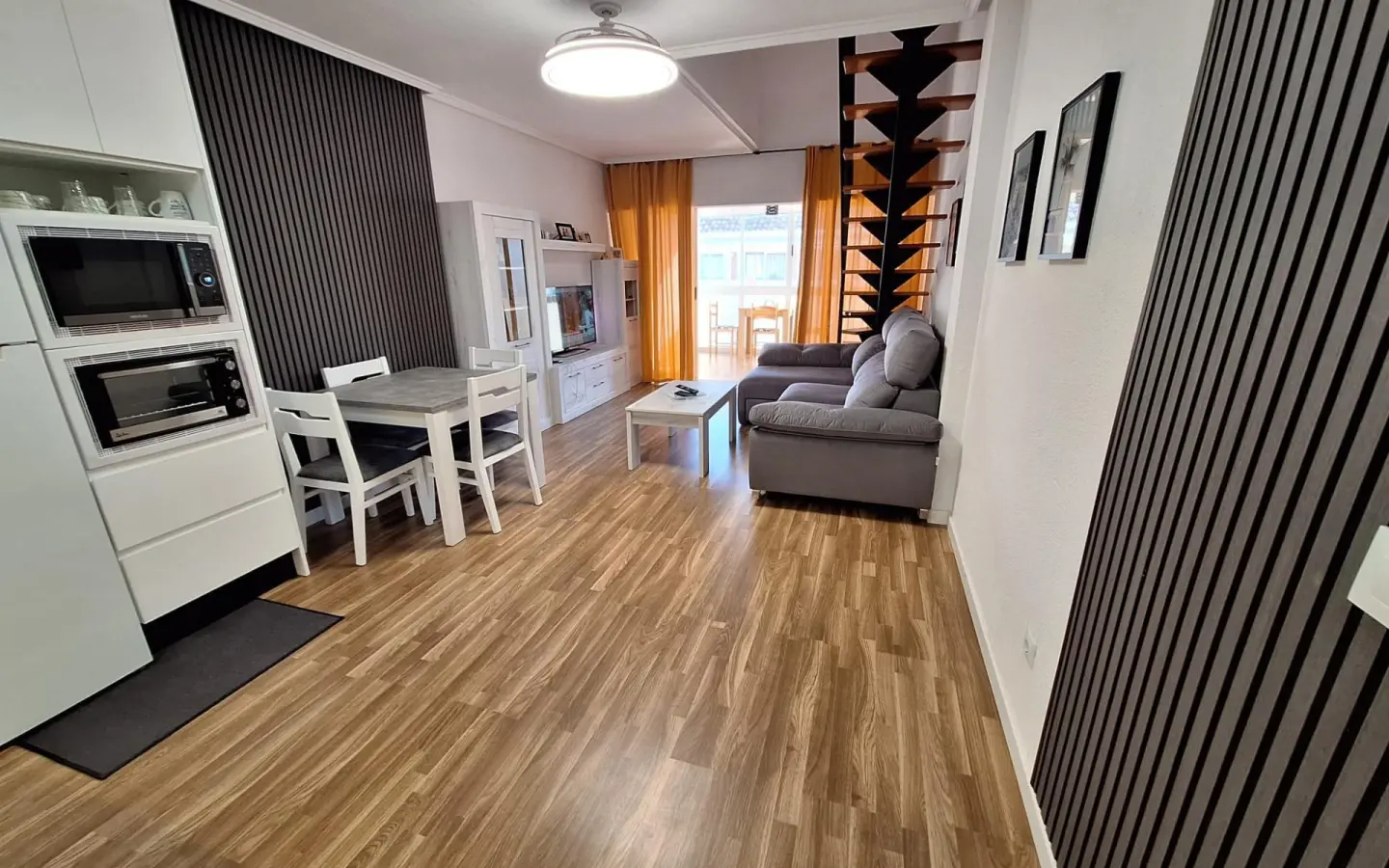 Apartment Of 100 M² In Torrevieja, Spain