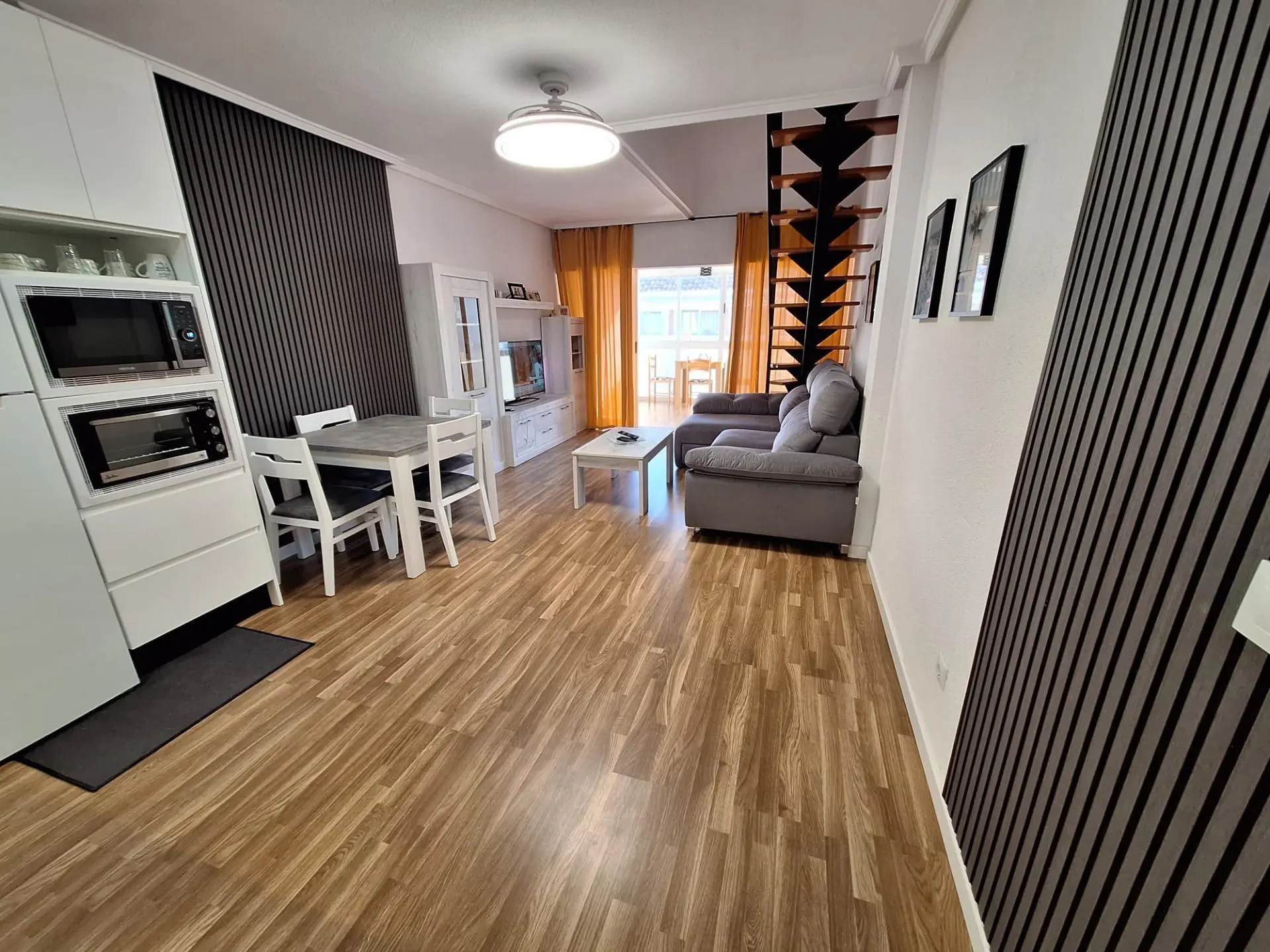 Apartment Of 100 M² In Torrevieja, Spain