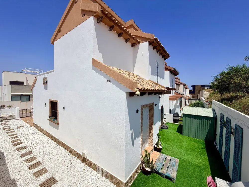 Villa Of 94 M² In Rojales, Spain