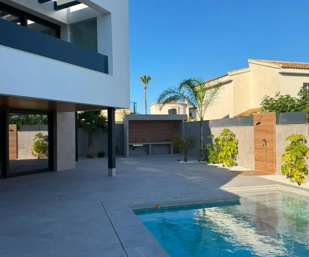 Villa Of 425 M² In Rojales, Spain