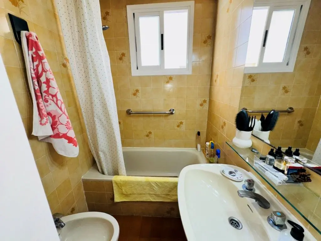Apartment Of 98 M² In Torrevieja, Spain