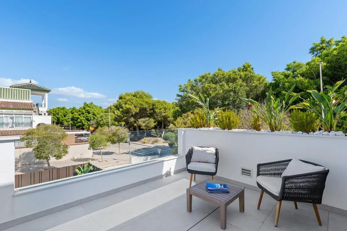 Villa Of 131 M² In Pilar De La Horadada