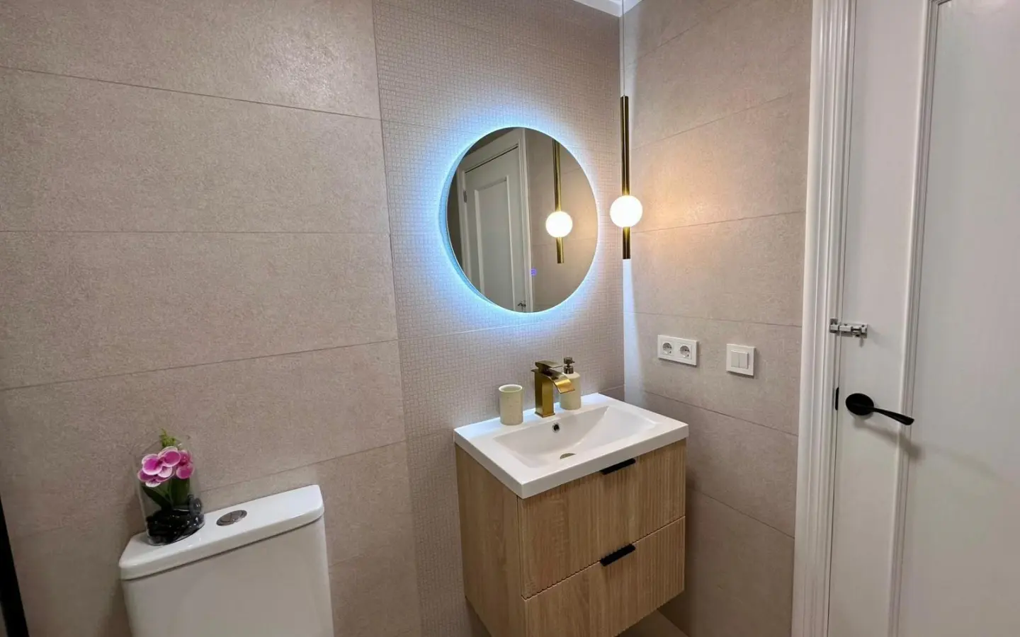Apartment Of 65 M² With Mediter Real Estate In Torrevieja, Spain