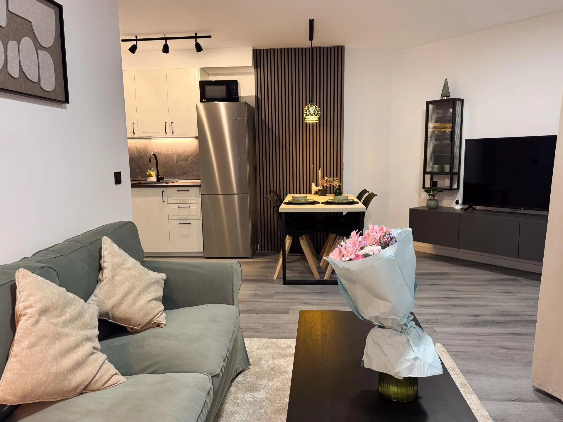 Apartment Of 80 M² In Torrevieja, Spain