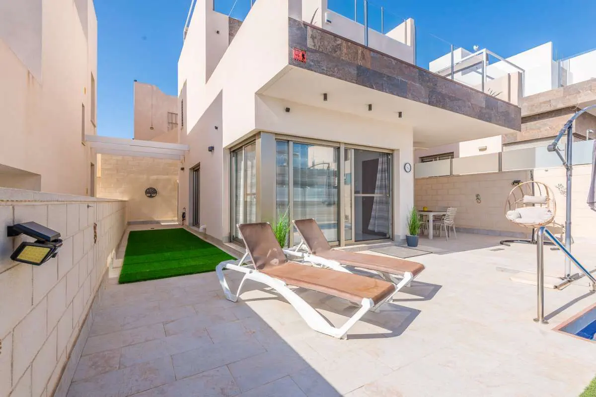 Villa Of 115 M² In Orihuela Costa