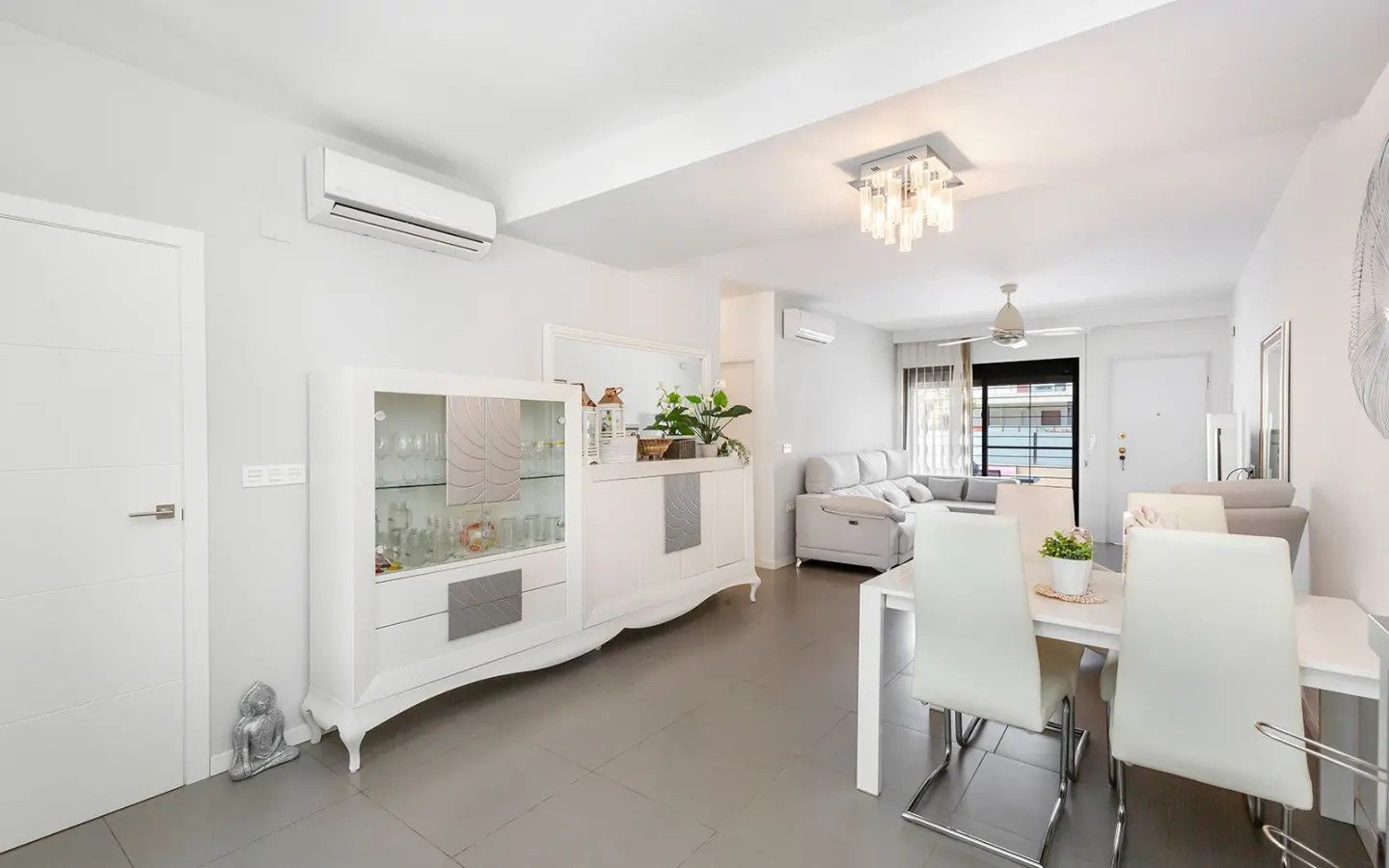 Apartment Of 120 M² In Pilar De La Horadada, Spain
