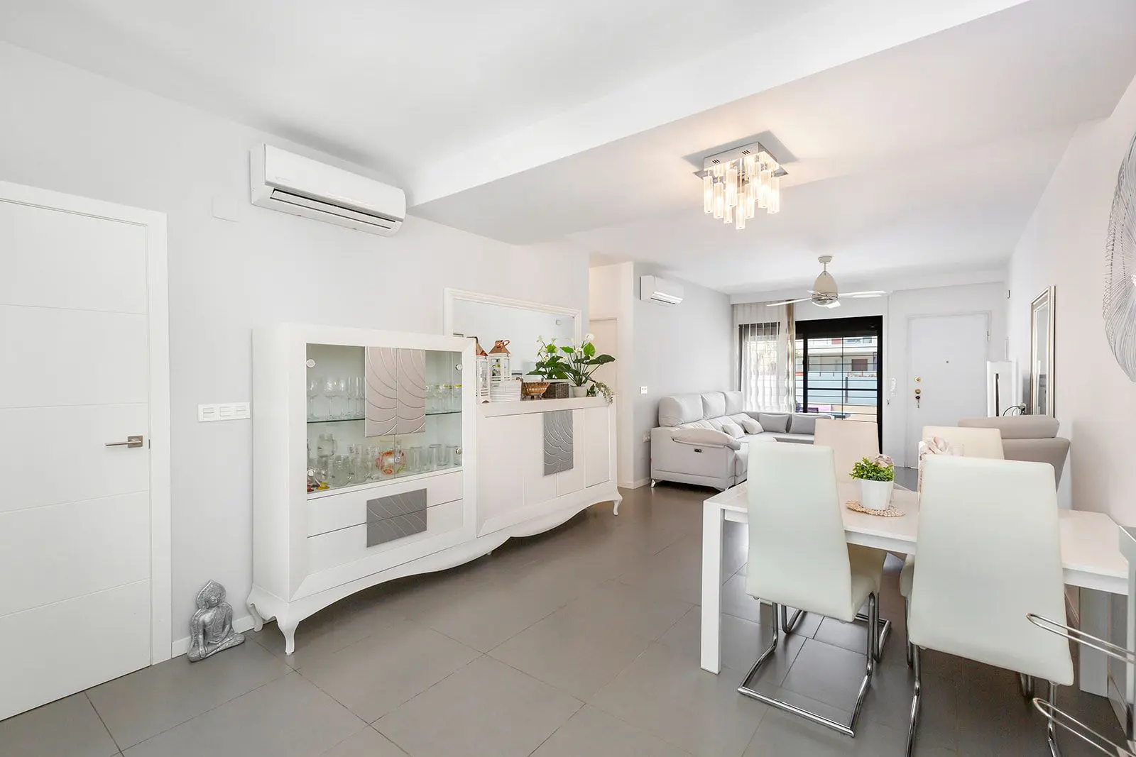 Apartment Of 120 M² In Pilar De La Horadada, Spain