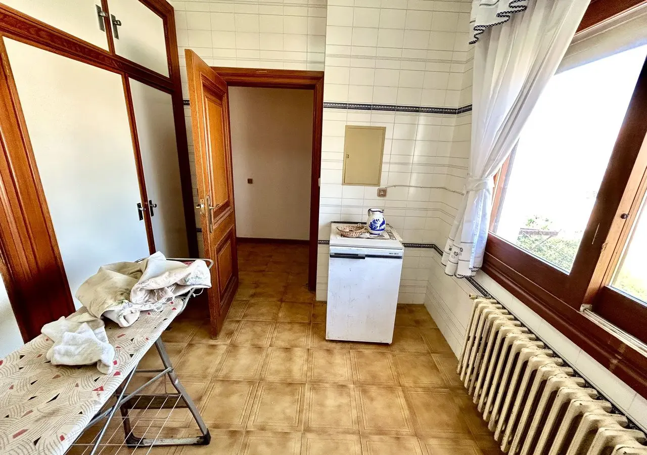 Villa Of 632 M² In Santiago De La Ribera, Spain