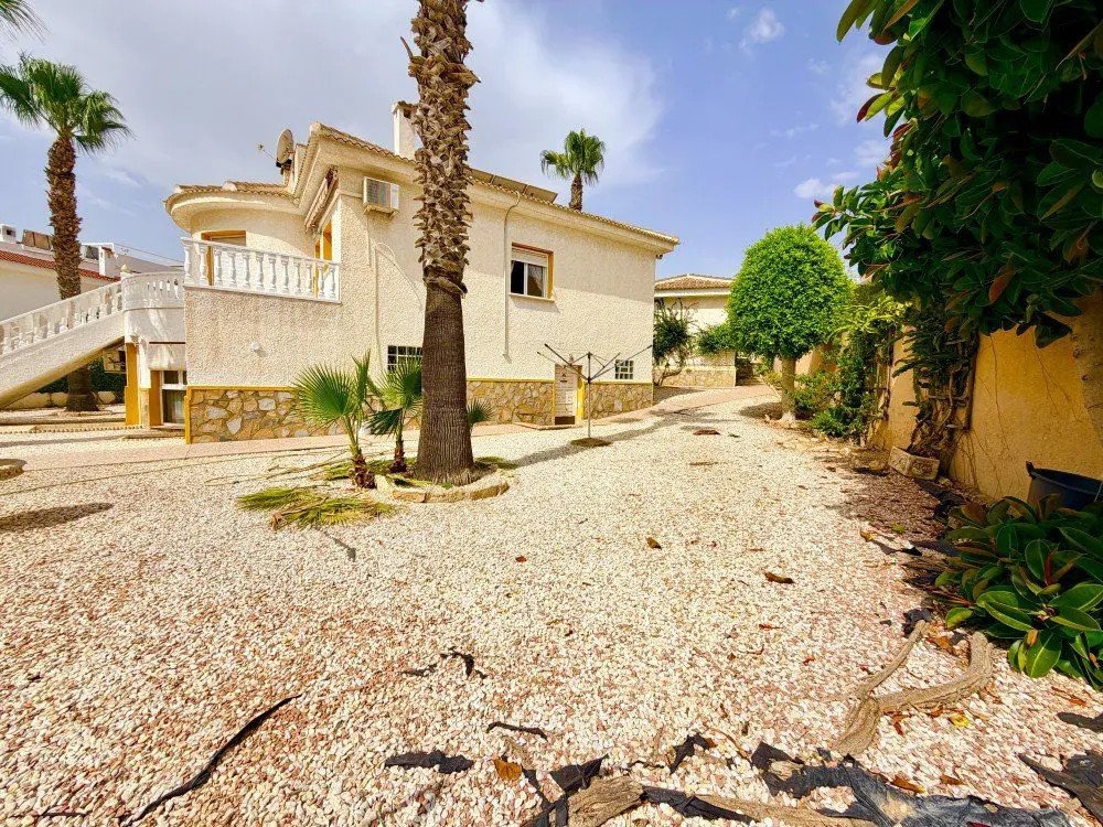 Villa Of 230 M² In Rojales, Spain