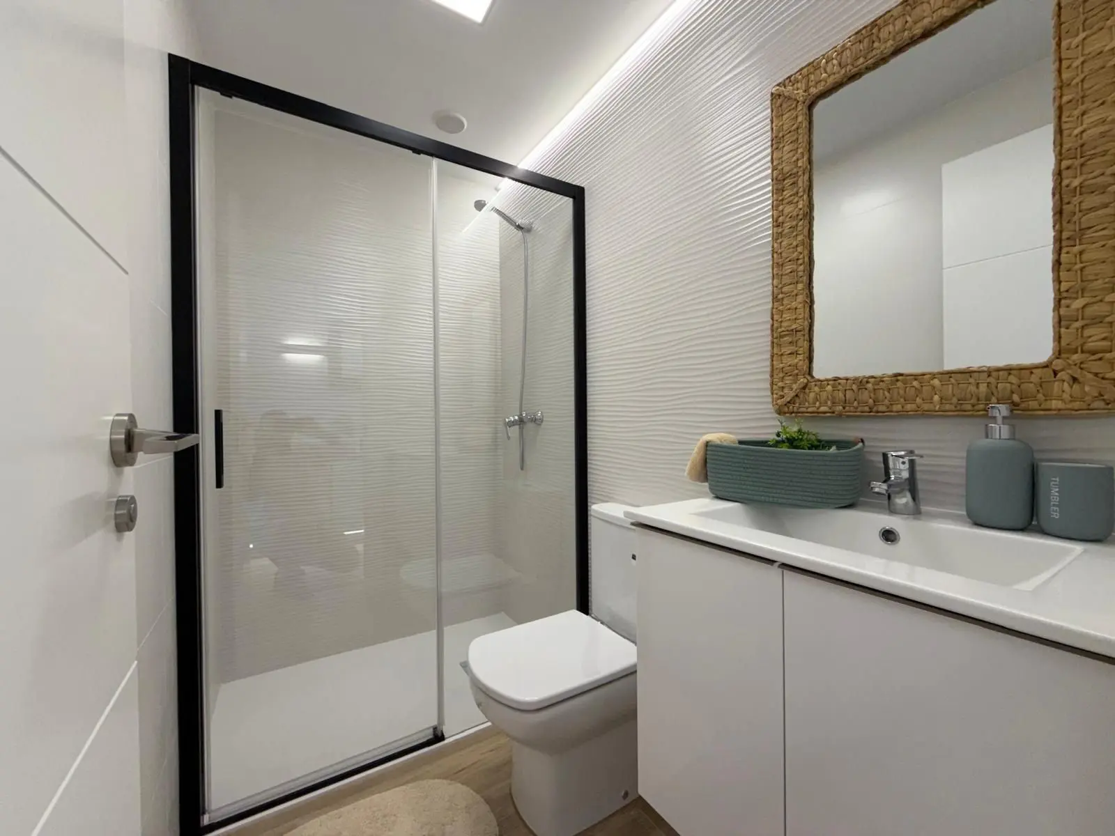 Apartment Of 92 M² In Torrevieja, Spain