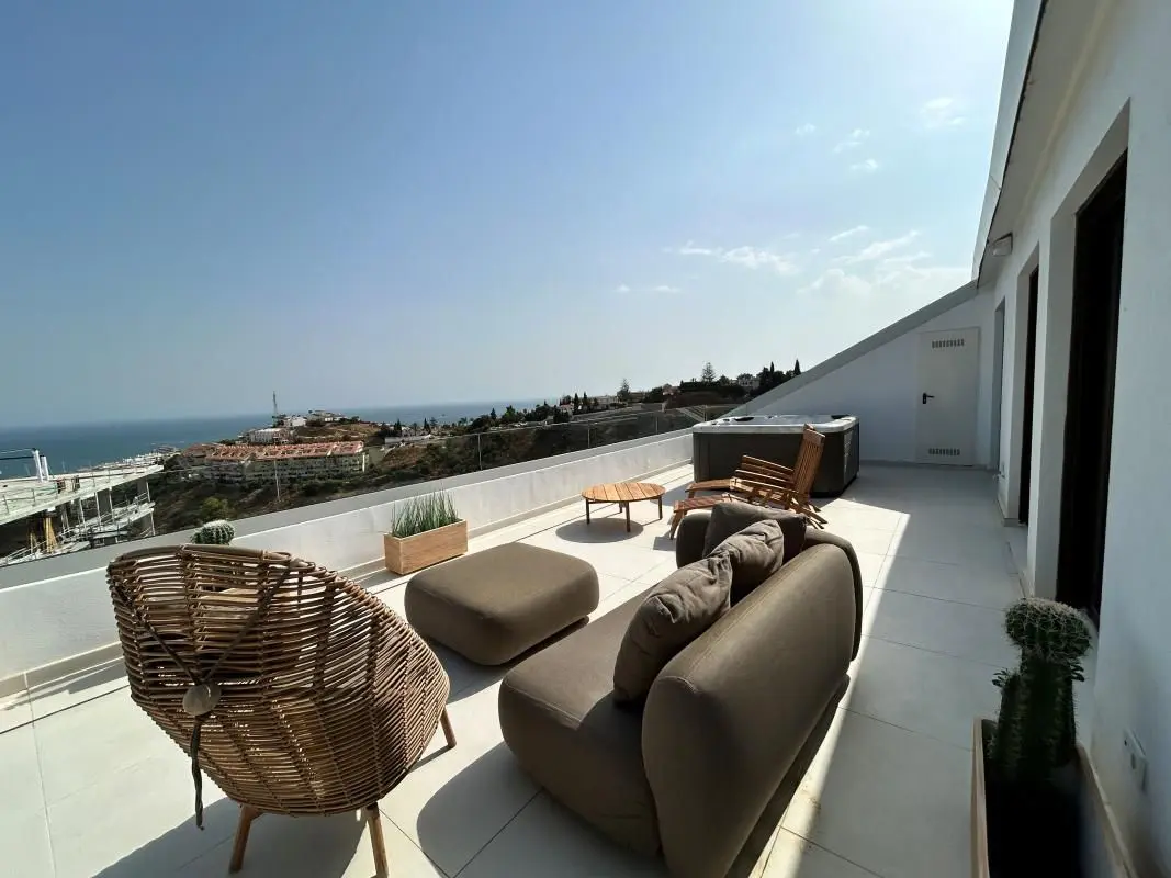 Apartment Of 100 M² In Fuengirola, Spain