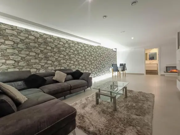5-bedroom Villa In Rojales, Spain (214 M²)