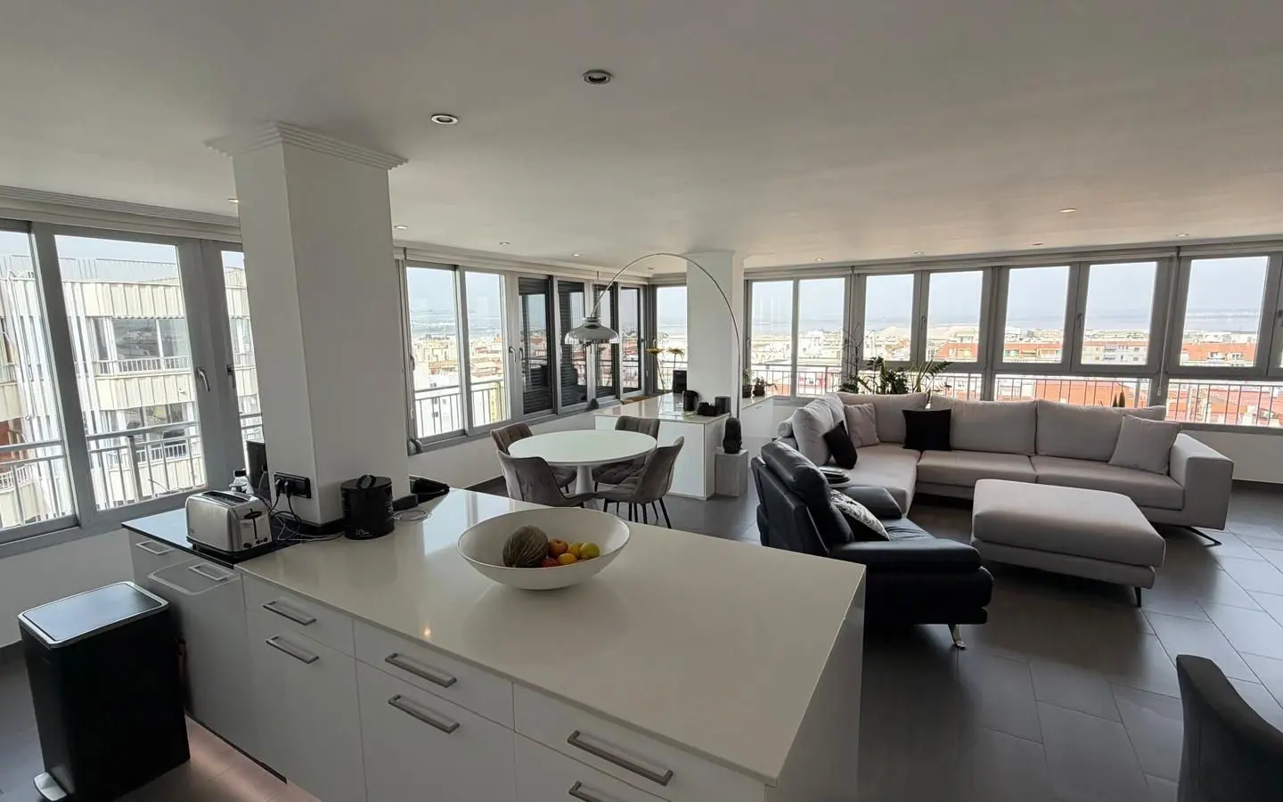 Apartment Of 94 M² In Torrevieja, Spain