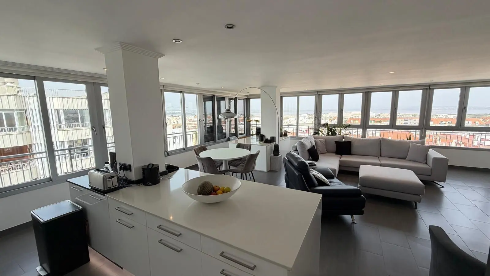 Apartment Of 94 M² In Torrevieja, Spain