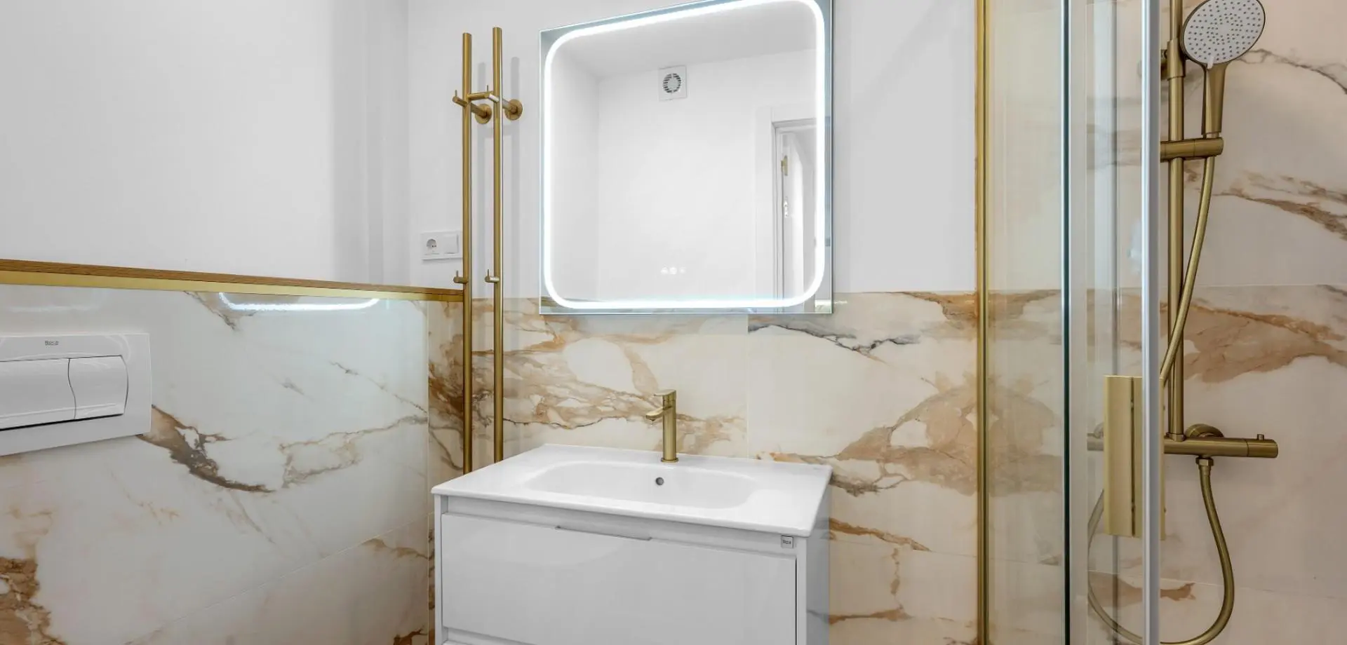 Apartment Of 61 M² In Torrevieja, Spain