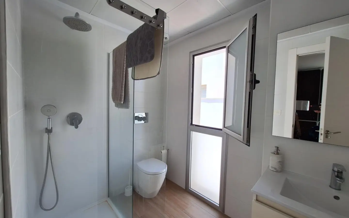 Villa Of 0 M² With Mediter Real Estate In Torrevieja, Spain