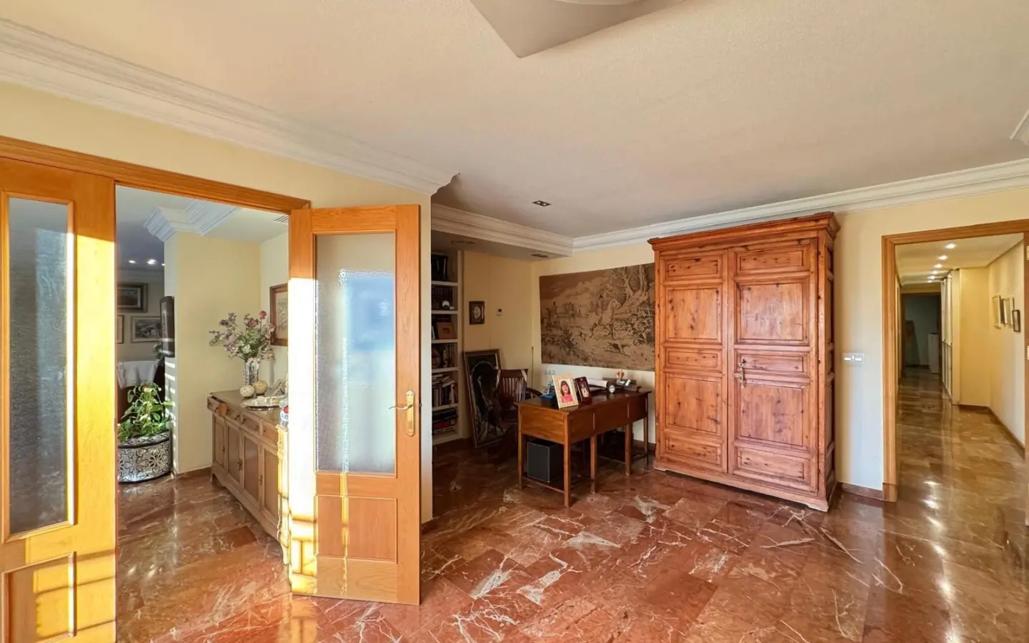 Apartment Of 256 M² In Torrevieja, Spain