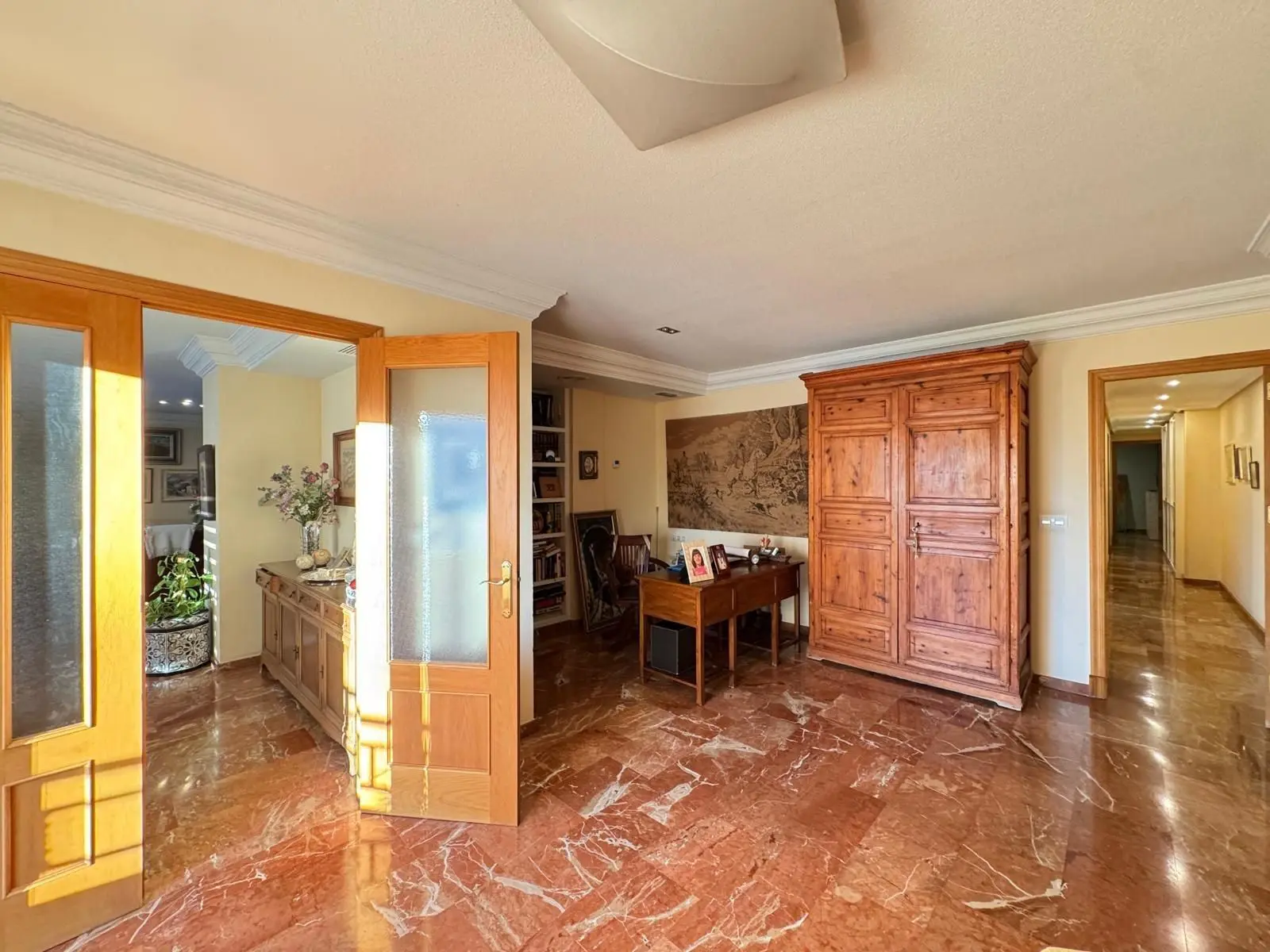 Apartment Of 256 M² In Torrevieja, Spain