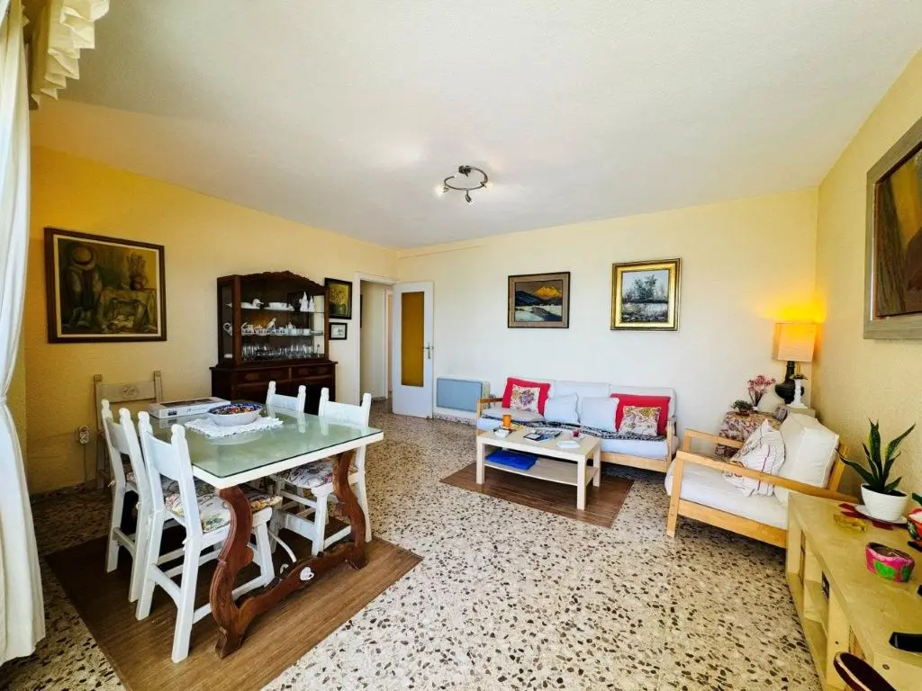 Apartment Of 98 M² In Torrevieja, Spain