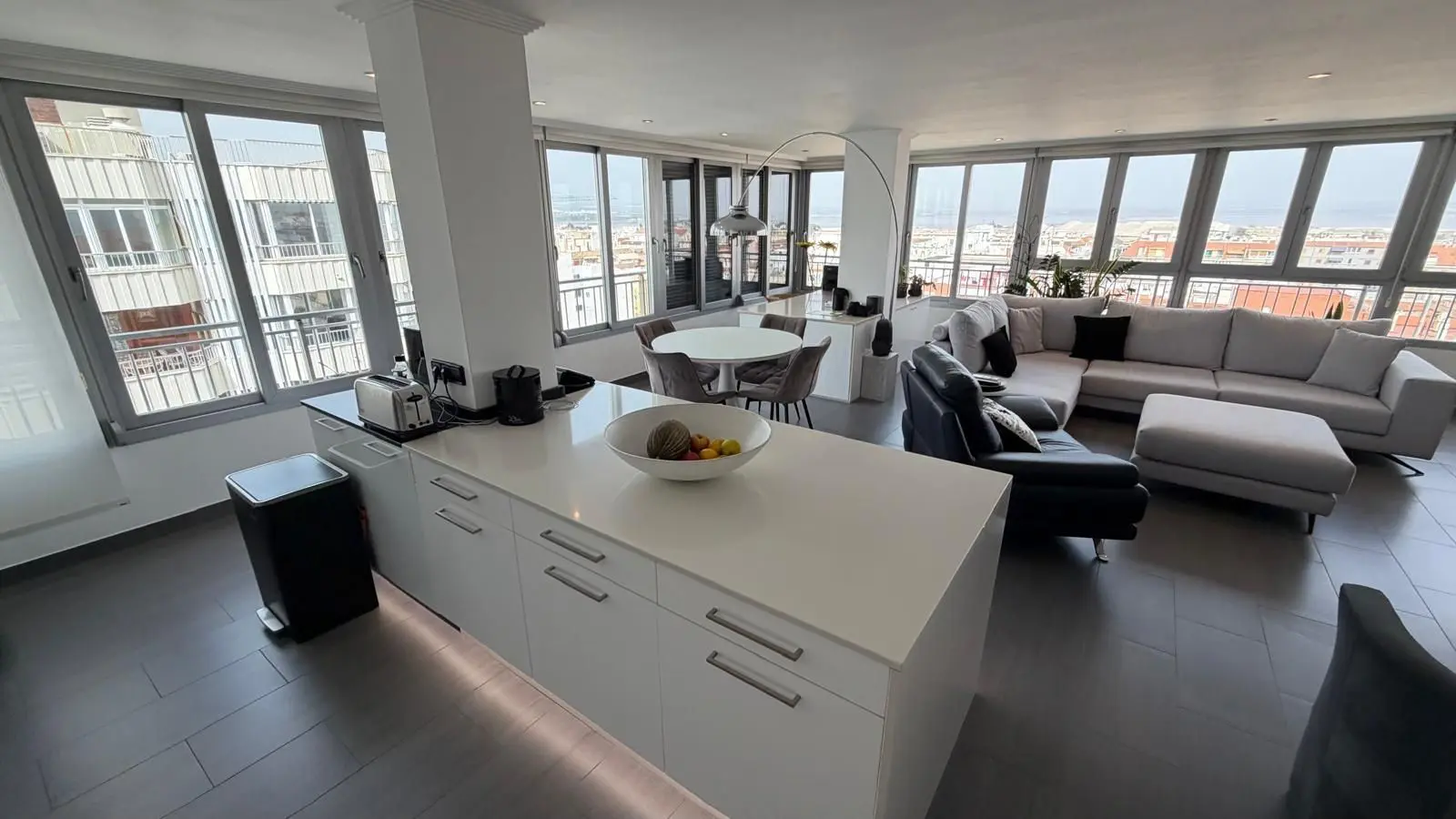 Apartment Of 94 M² In Torrevieja, Spain