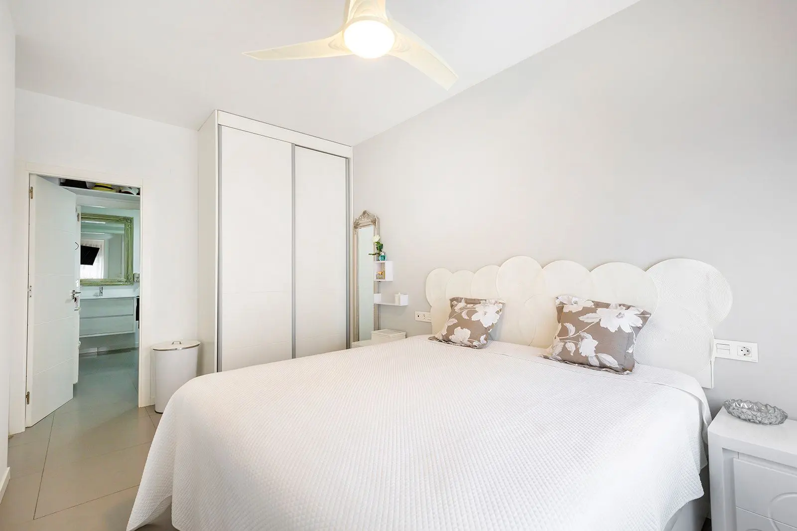 Apartment Of 120 M² In Pilar De La Horadada, Spain