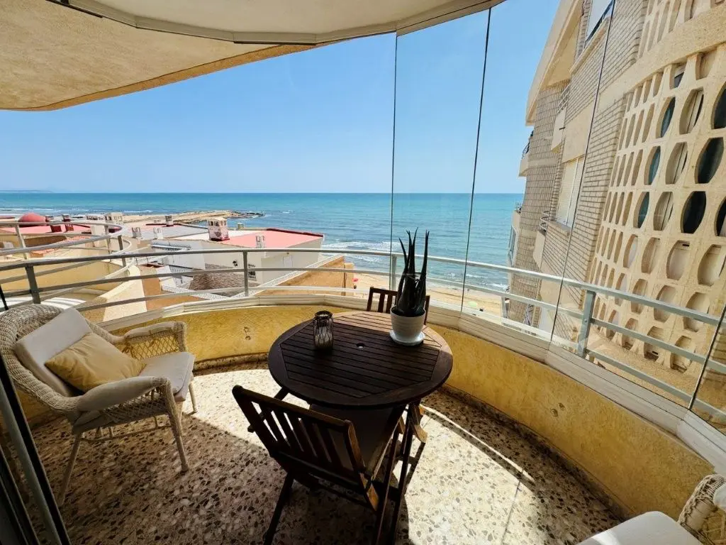 Apartment Of 98 M² In Torrevieja, Spain