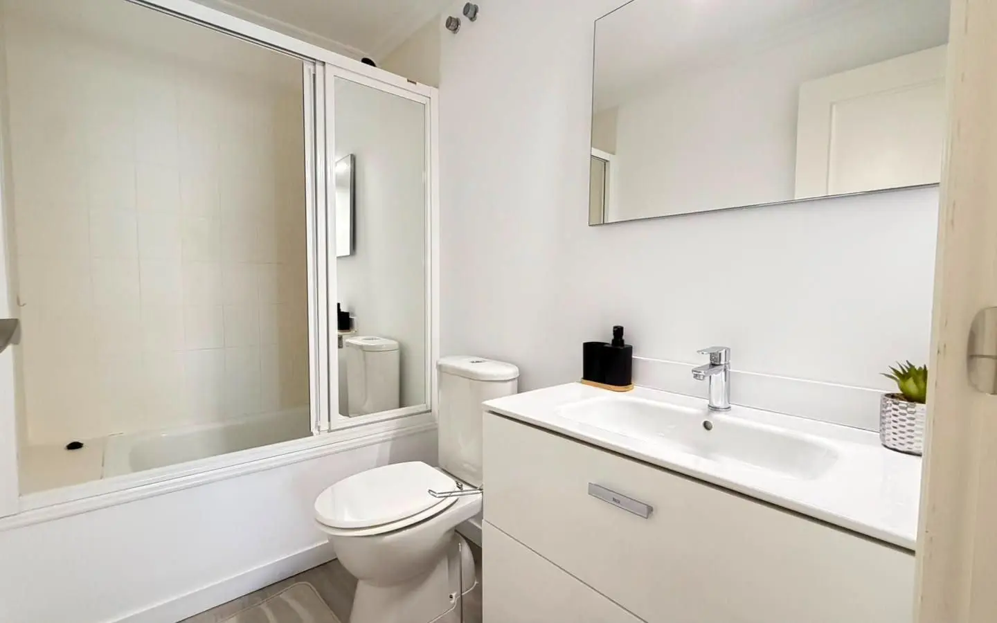 Apartment Of 114 M² In Torrevieja, Spain