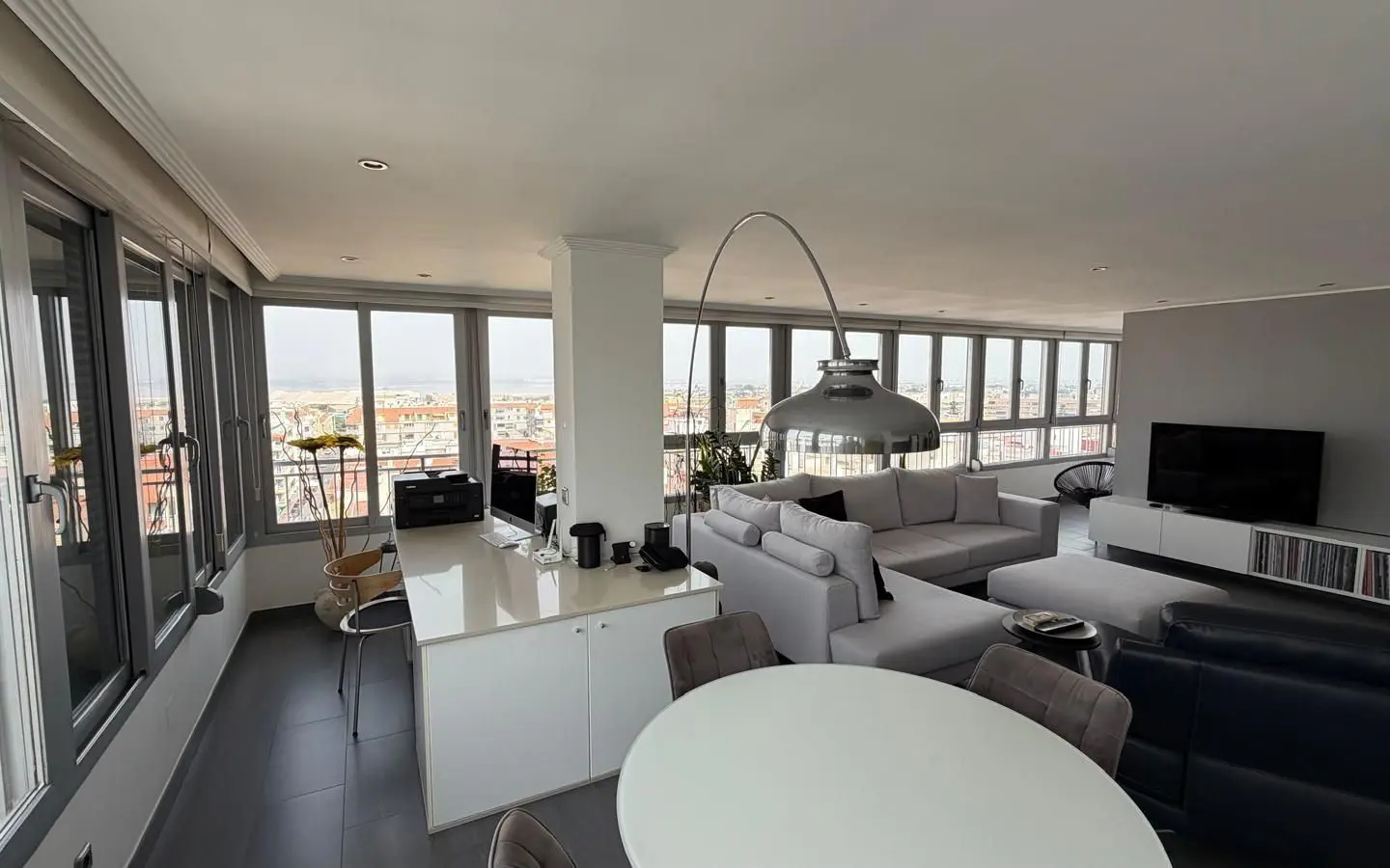 Apartment Of 94 M² In Torrevieja, Spain