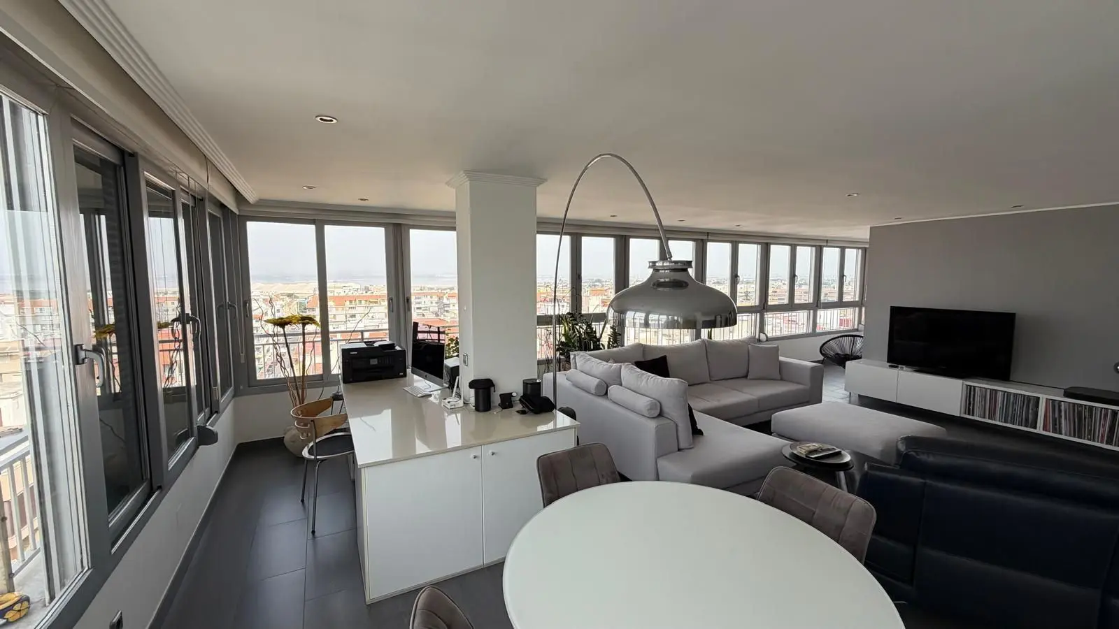 Apartment Of 94 M² In Torrevieja, Spain