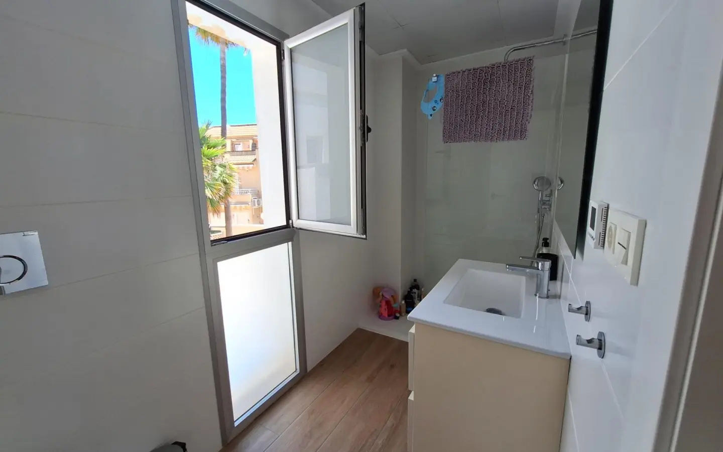Villa Of 0 M² With Mediter Real Estate In Torrevieja, Spain
