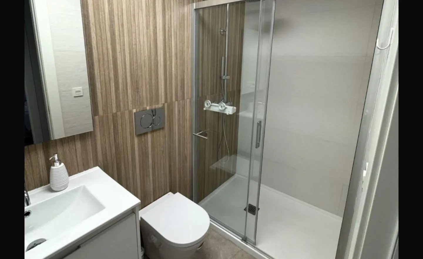 Apartment Of 75 M² In Torrevieja, Spain