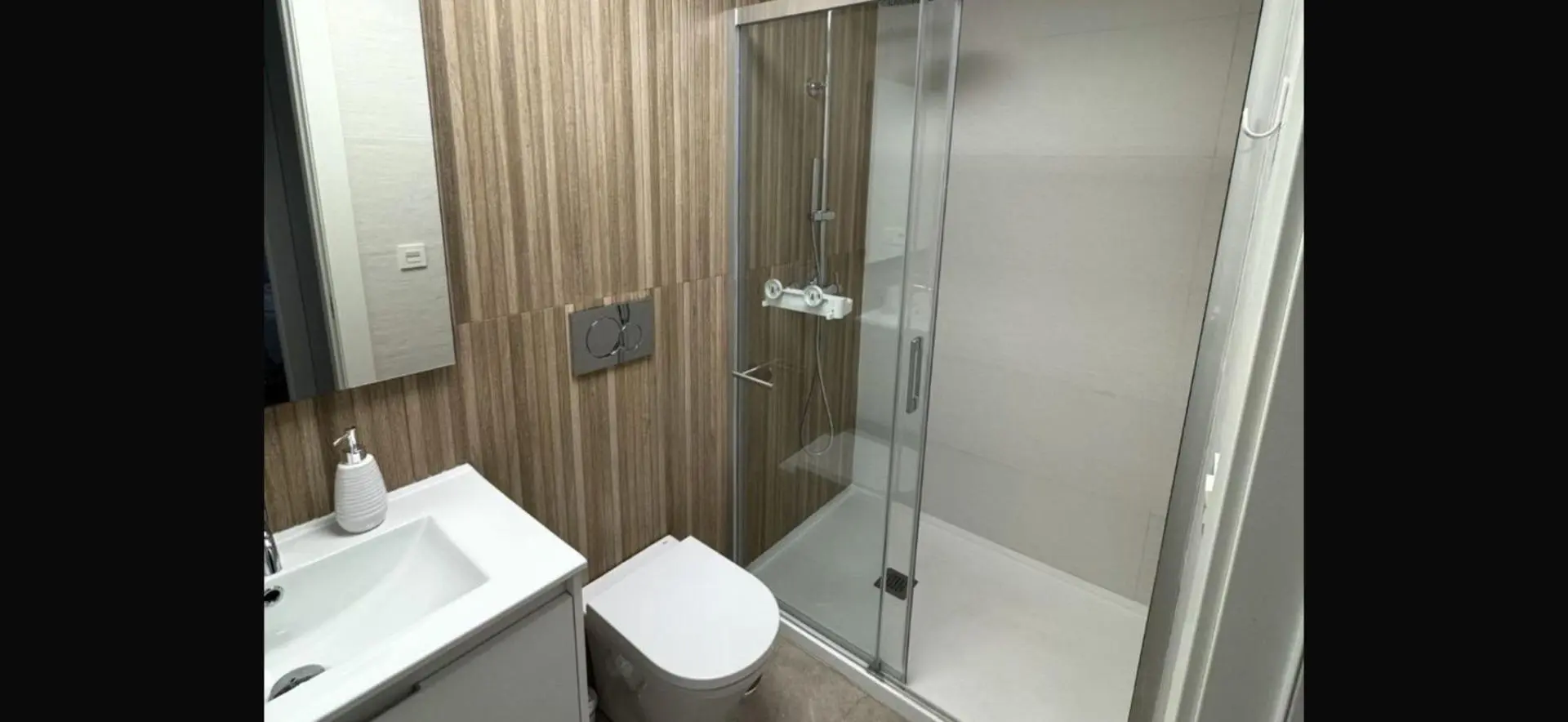 Apartment Of 75 M² In Torrevieja, Spain