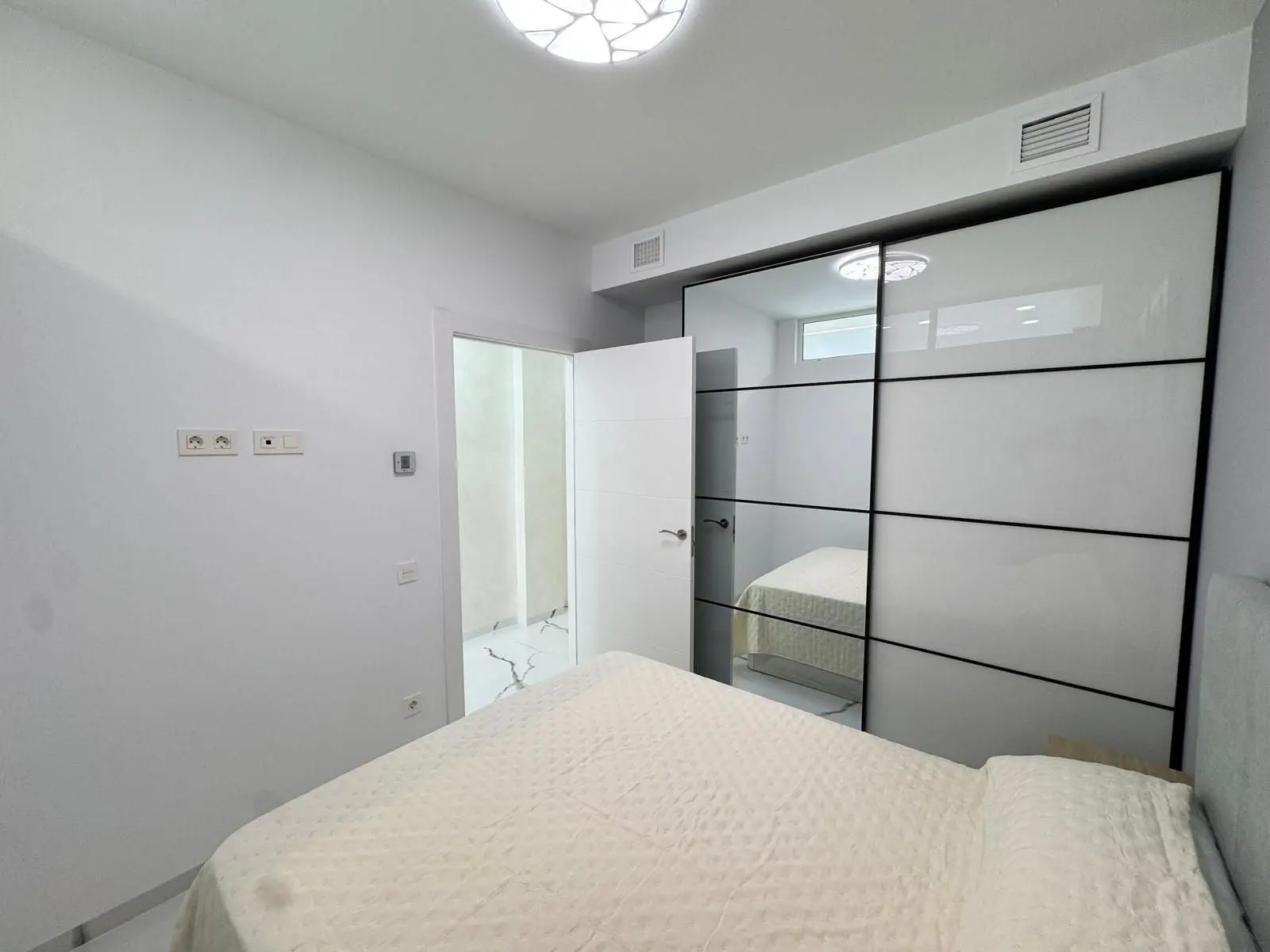Apartment Of 67 M² In Torrevieja, Spain