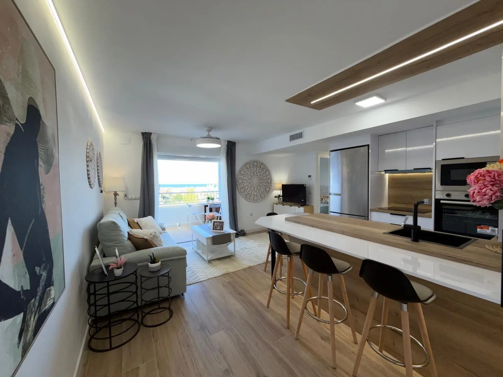 Apartment Of 92 M² In Torrevieja, Spain