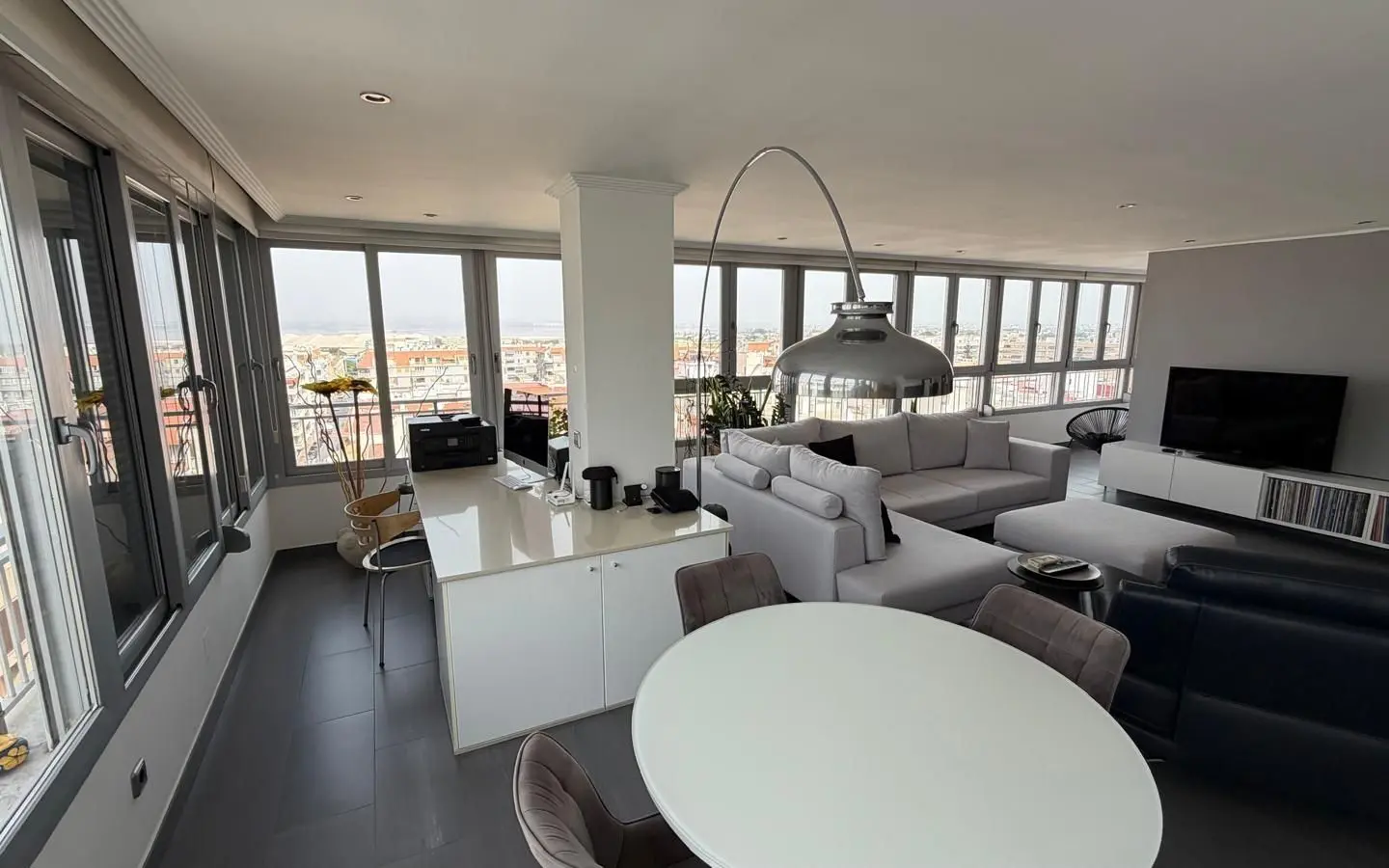 Apartment Of 94 M² In Torrevieja, Spain