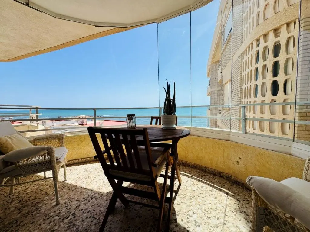 Apartment Of 98 M² In Torrevieja, Spain
