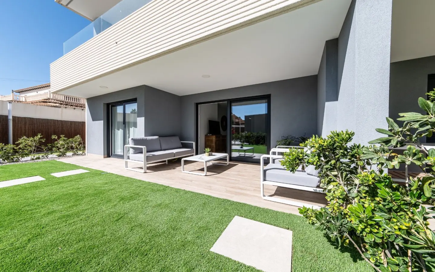 Apartment Of 90 M² In Torrevieja, Spain