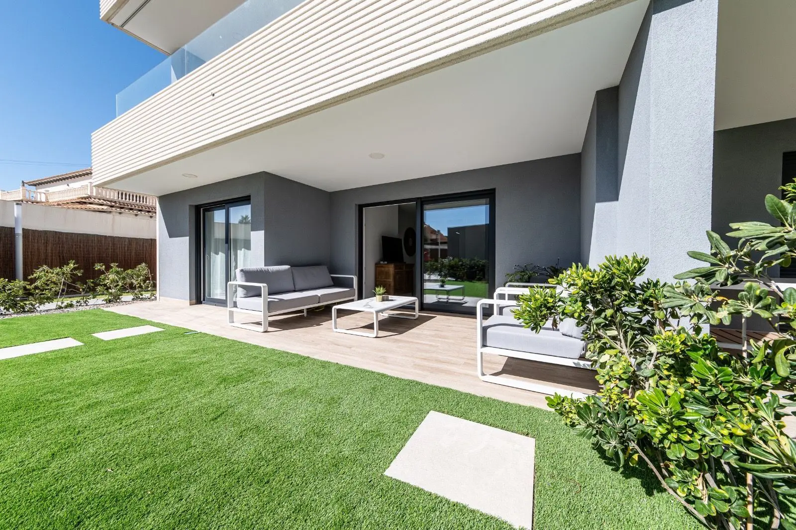 Apartment Of 90 M² In Torrevieja, Spain