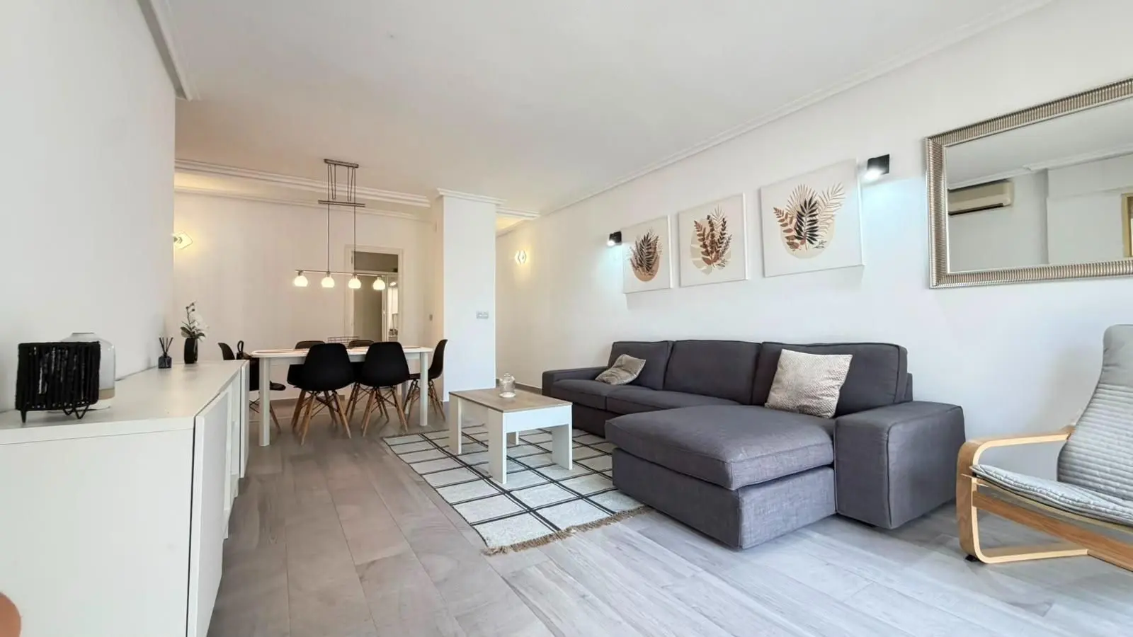 Apartment Of 114 M² In Torrevieja, Spain