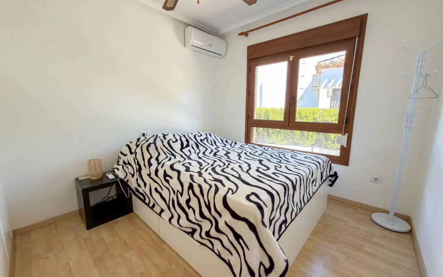 Villa Of 141 M² With Features In Algorfa, Spain