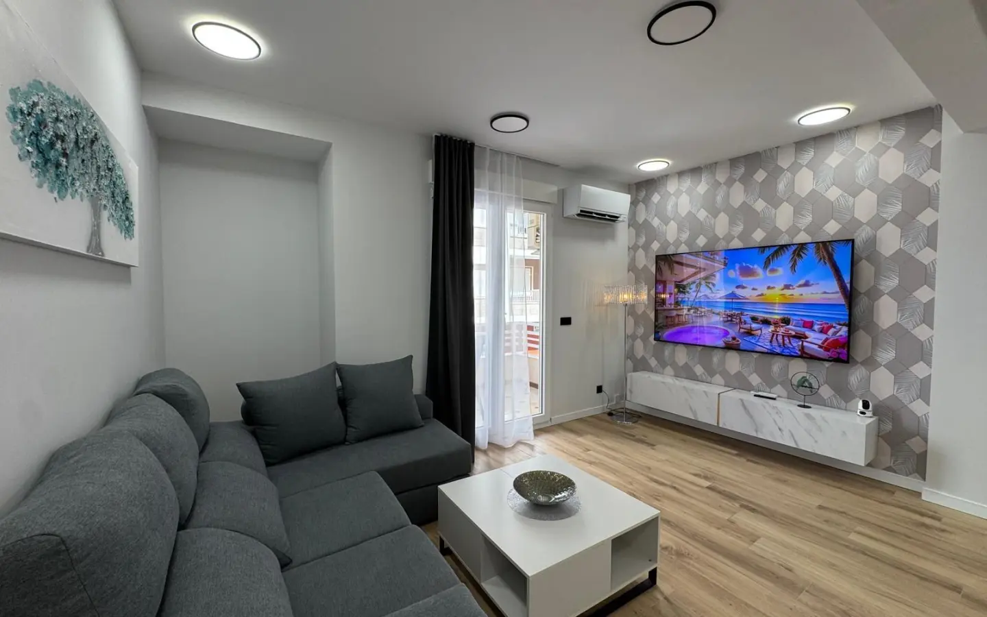 Apartment Of 100 M² In Torrevieja, Spain