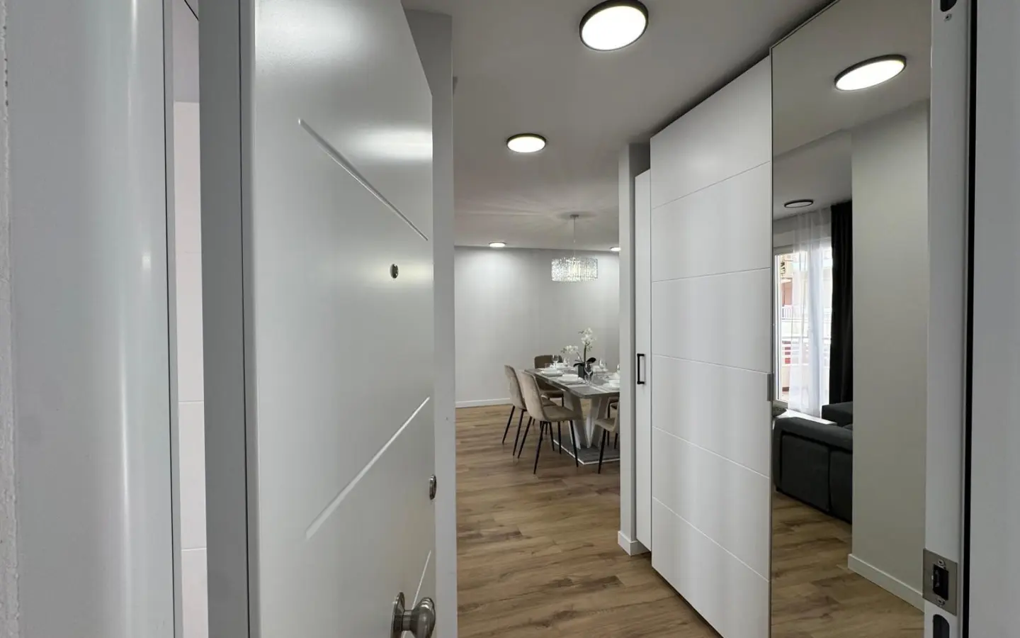 Apartment Of 100 M² In Torrevieja, Spain