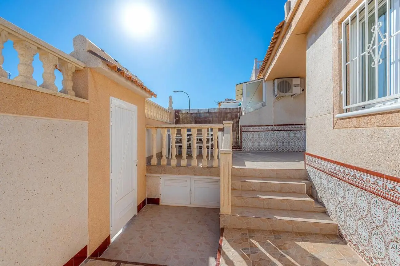 Bungalow Of 0 M² With Features In Torrevieja, Spain