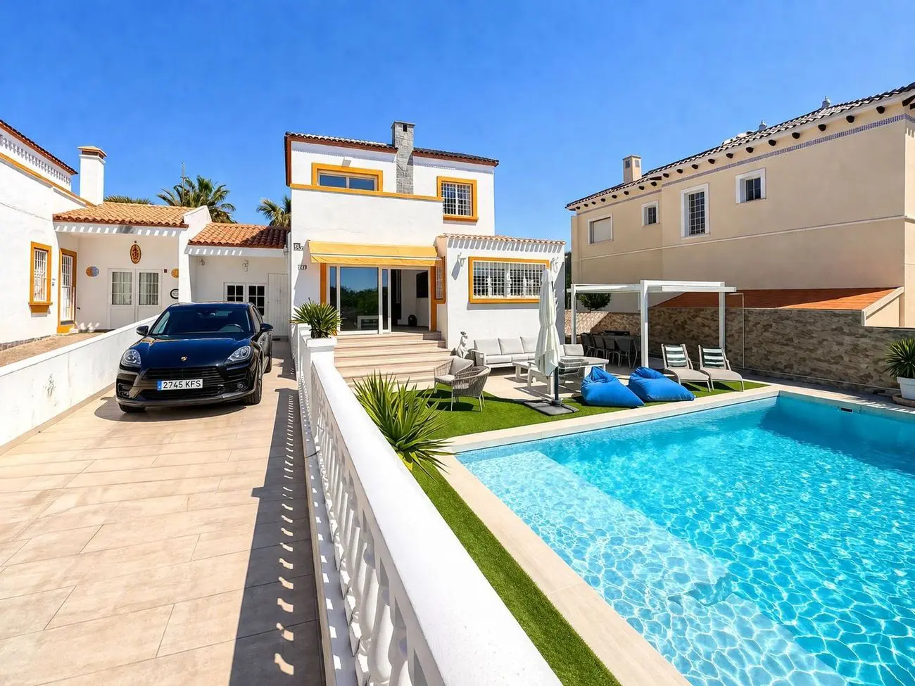 Villa Of 160 M² With A Terrace In Orihuela Costa, Spain