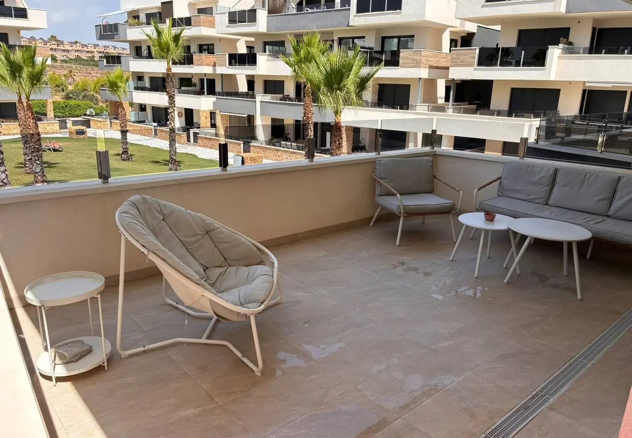 Apartment Of 100 M² With Balcony In Orihuela Costa